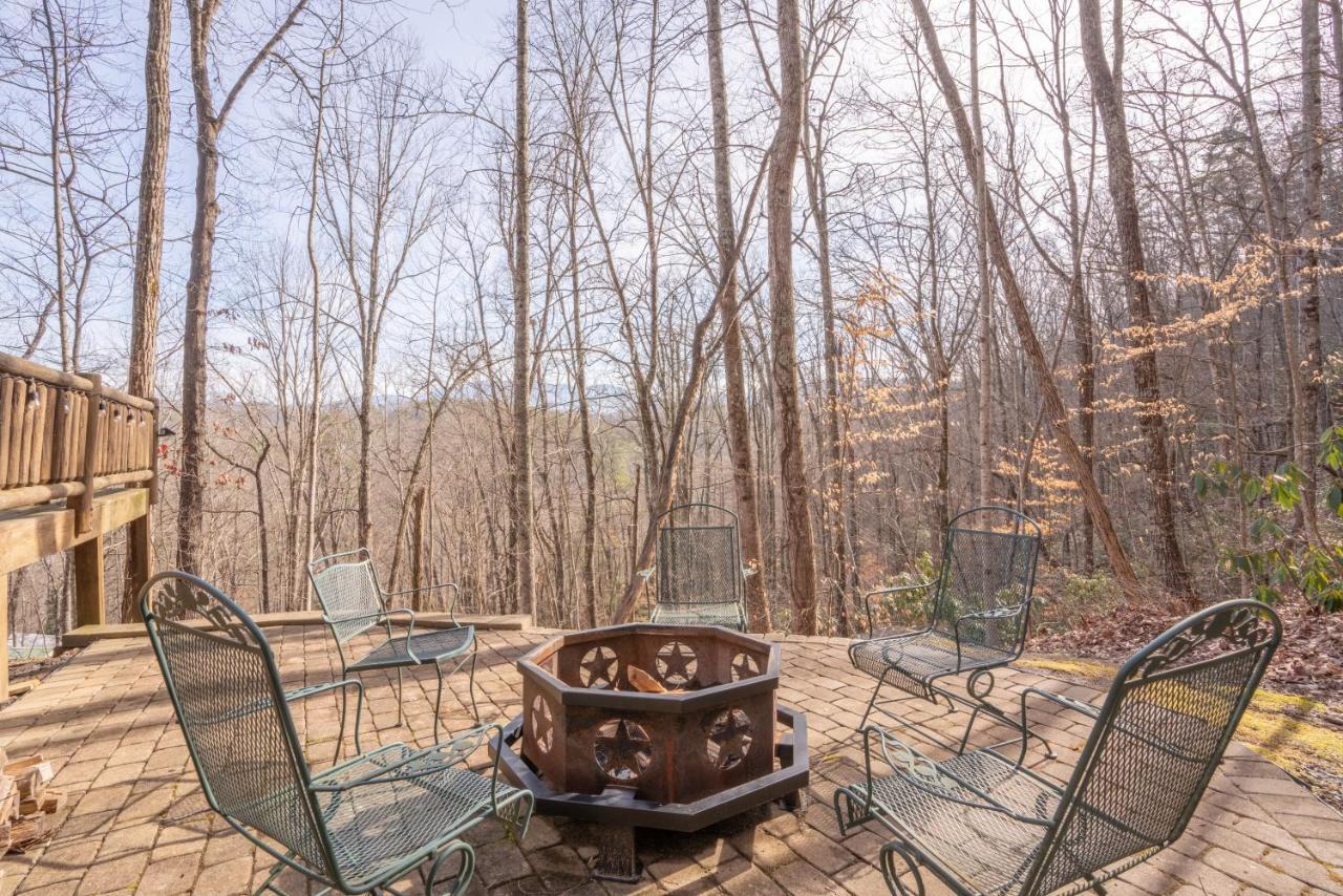 Moonshine Ridge Cabin With Hot Tub And Fire Pit Pigeon Forge Dış mekan fotoğraf