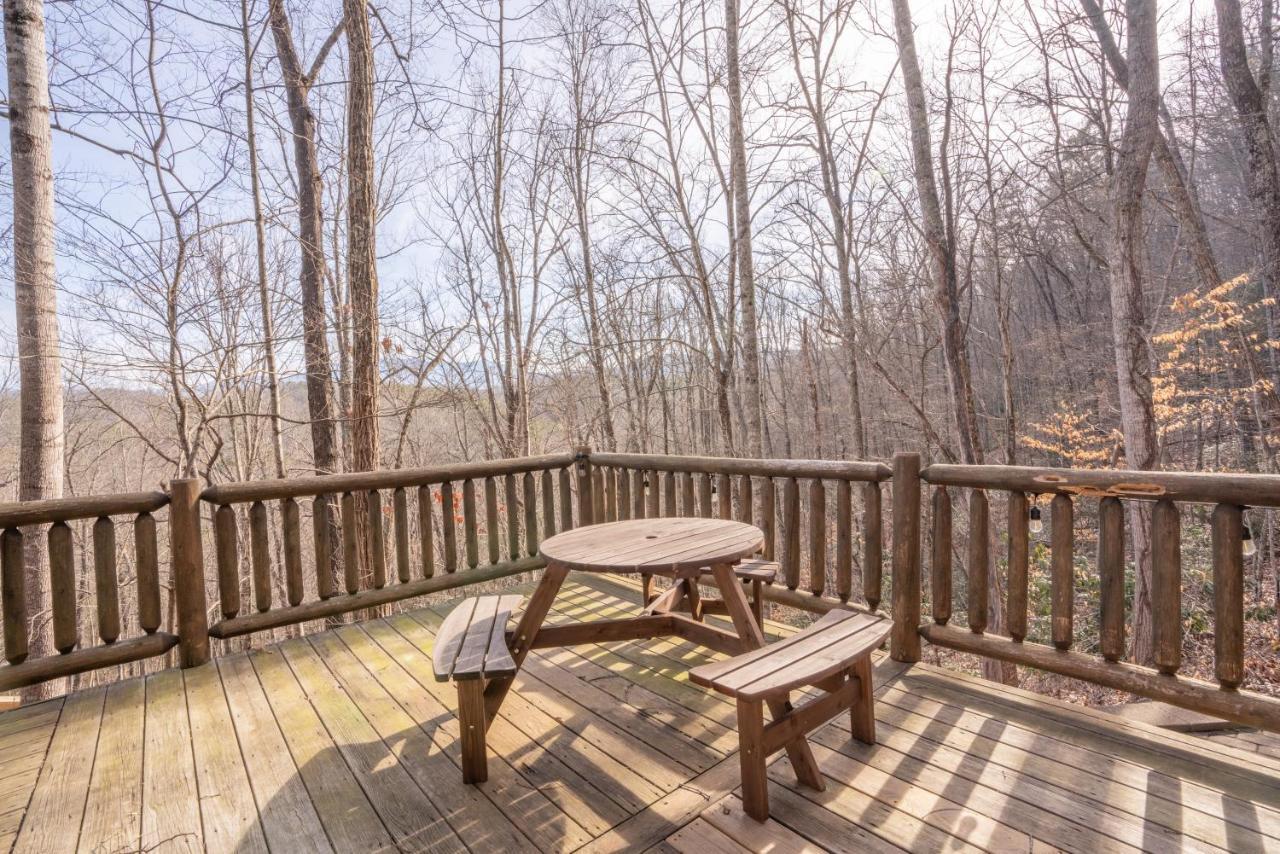 Moonshine Ridge Cabin With Hot Tub And Fire Pit Pigeon Forge Dış mekan fotoğraf