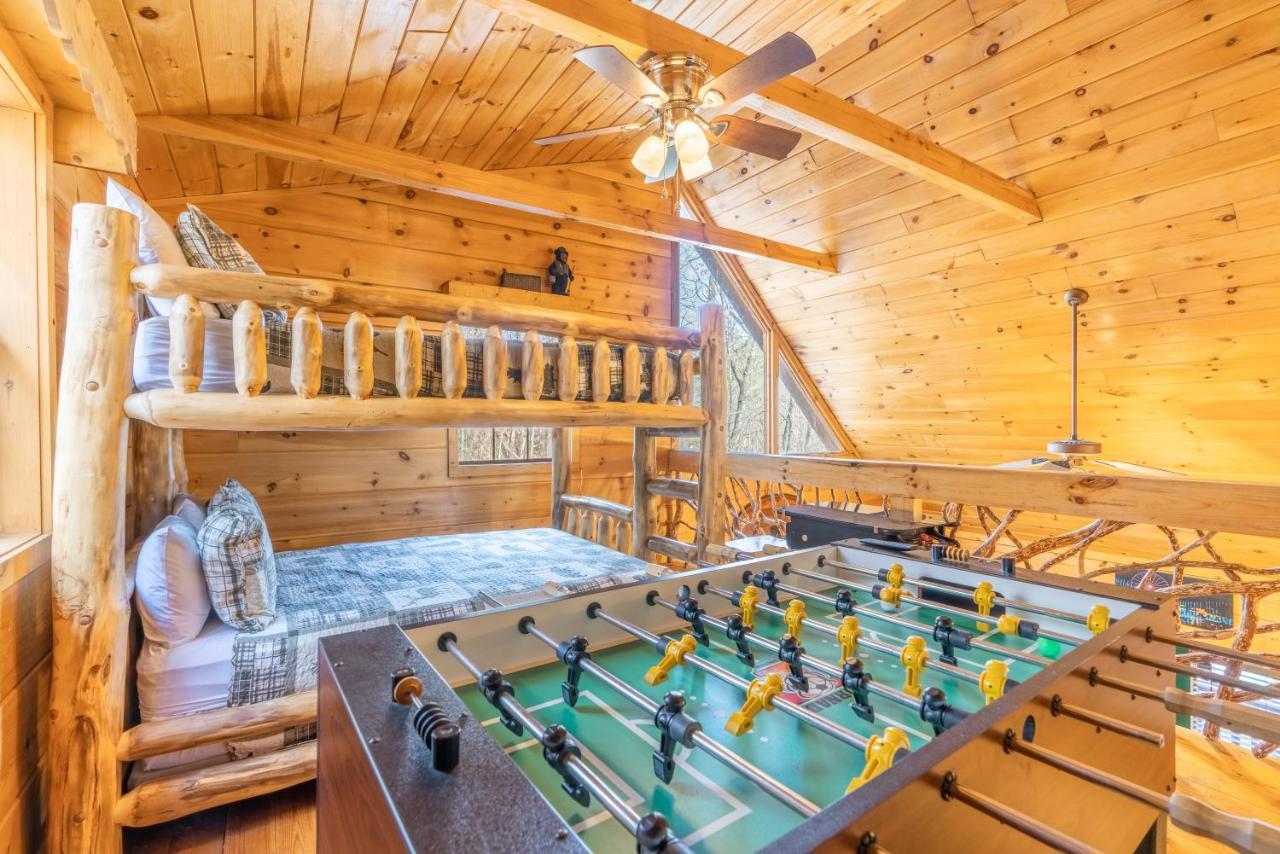 Moonshine Ridge Cabin With Hot Tub And Fire Pit Pigeon Forge Dış mekan fotoğraf