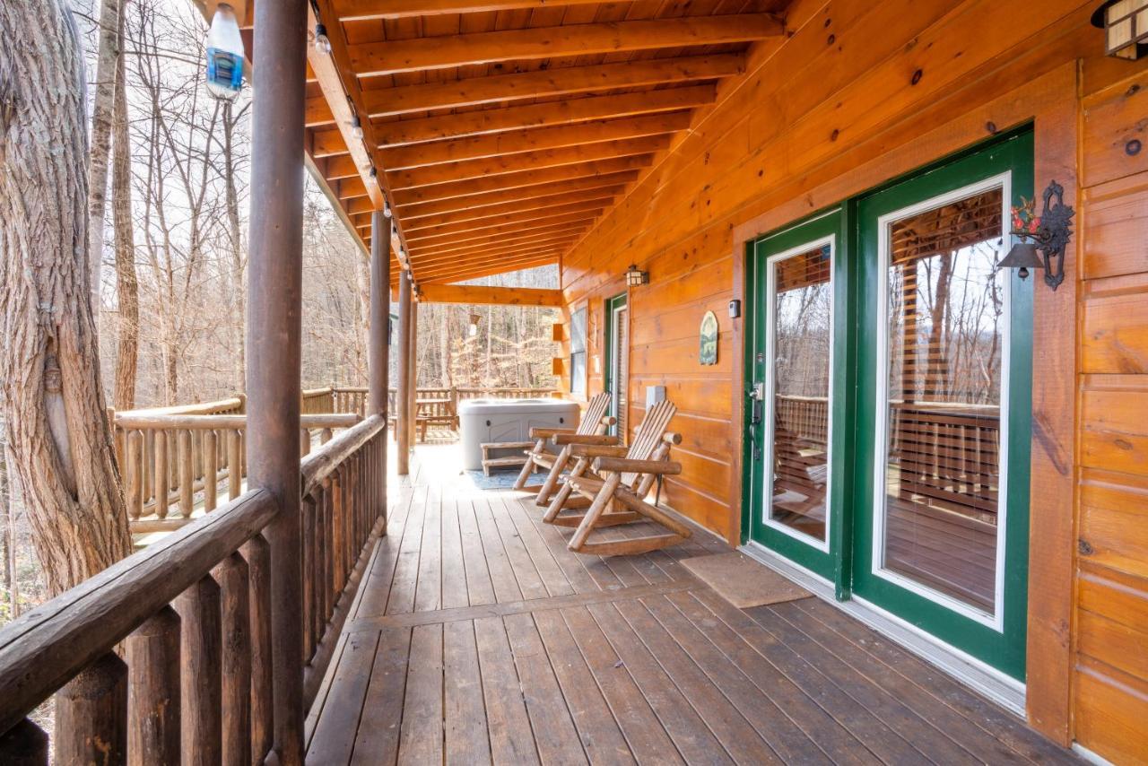 Moonshine Ridge Cabin With Hot Tub And Fire Pit Pigeon Forge Dış mekan fotoğraf
