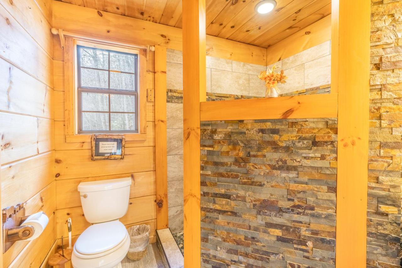 Moonshine Ridge Cabin With Hot Tub And Fire Pit Pigeon Forge Dış mekan fotoğraf