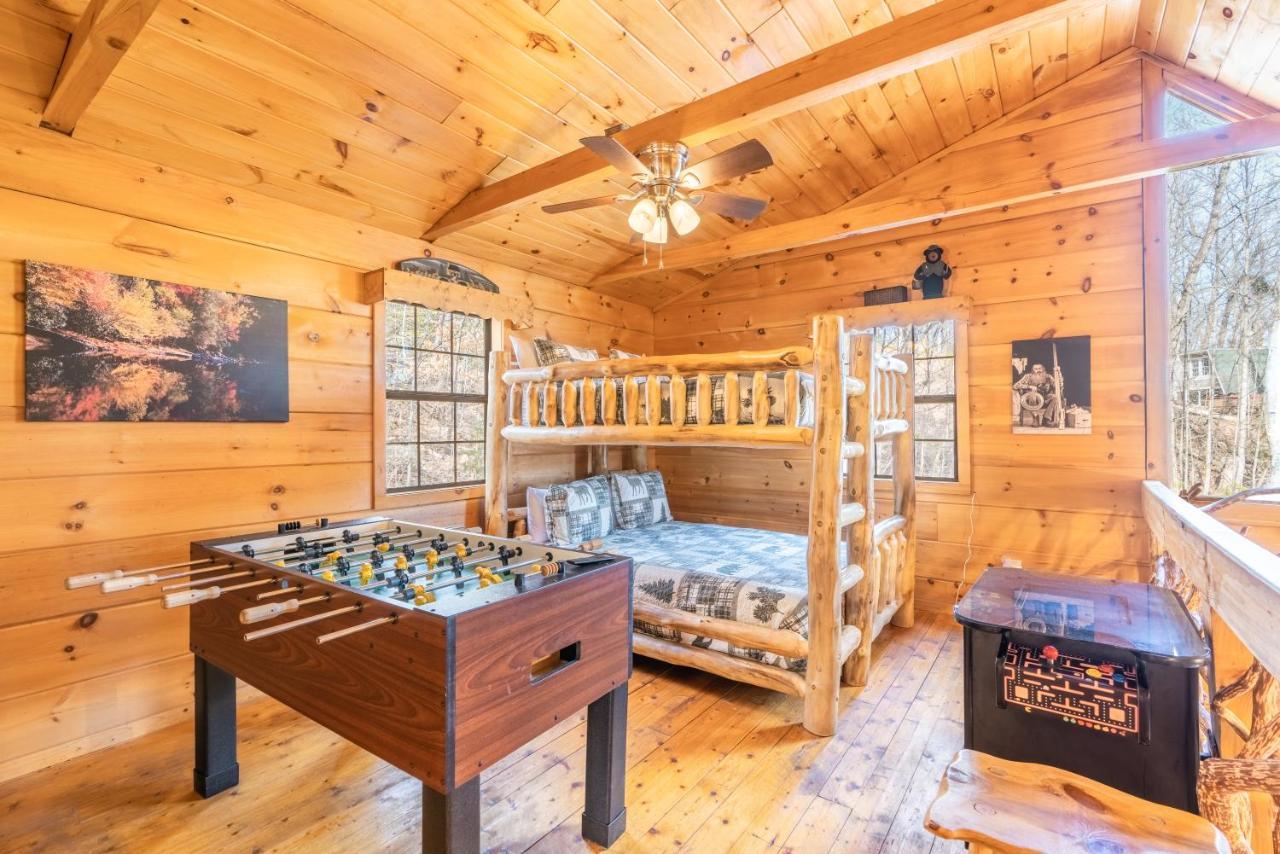 Moonshine Ridge Cabin With Hot Tub And Fire Pit Pigeon Forge Dış mekan fotoğraf