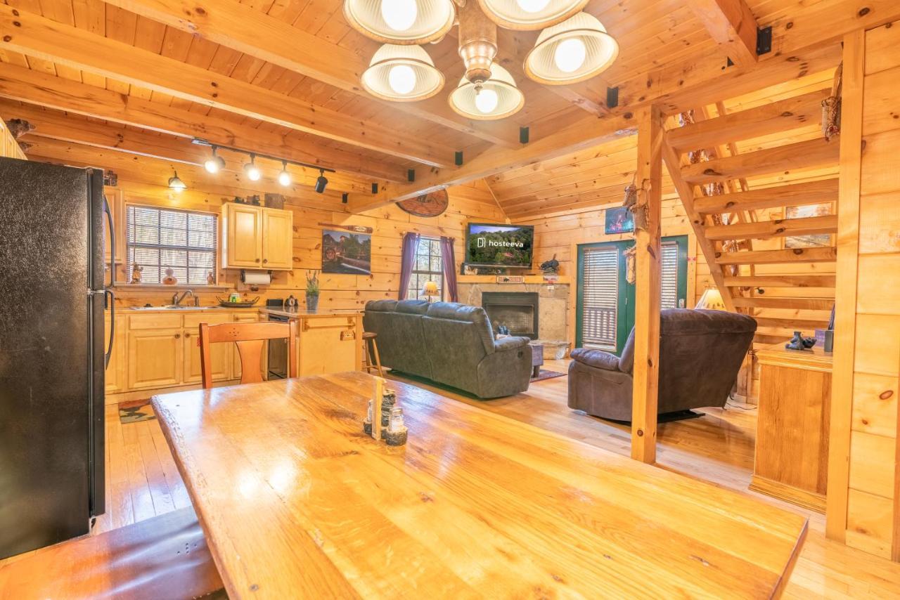 Moonshine Ridge Cabin With Hot Tub And Fire Pit Pigeon Forge Dış mekan fotoğraf