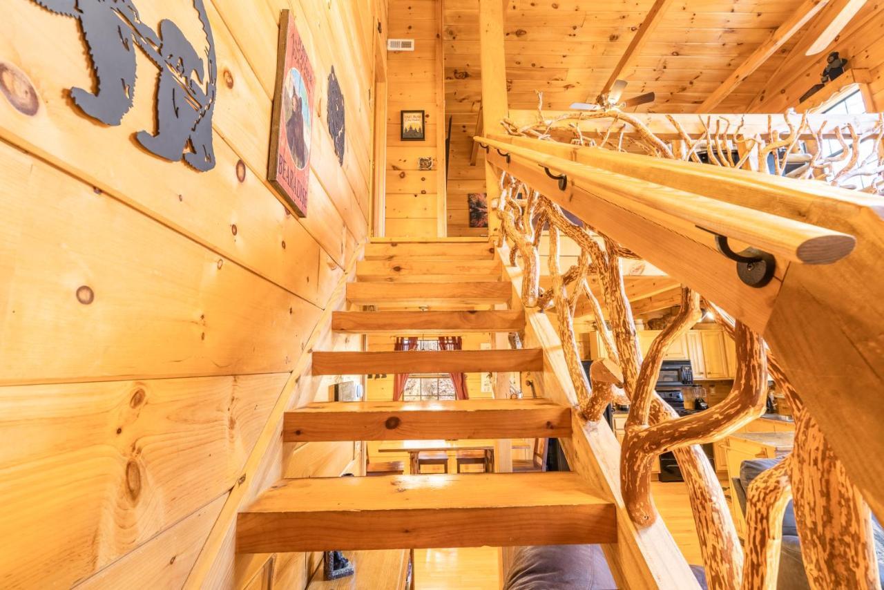 Moonshine Ridge Cabin With Hot Tub And Fire Pit Pigeon Forge Dış mekan fotoğraf